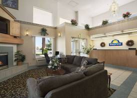 Days Inn by Wyndham Springville 3