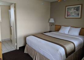 Sandusky Inn 2