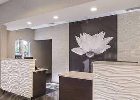 La Quinta Inn & Suites by Wyndham Ontario Airport 3