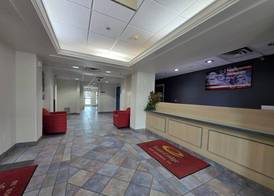 Econo Lodge Hot Springs South 3
