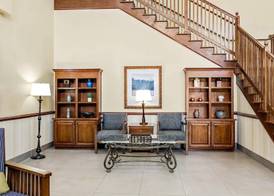 Country Inn & Suites by Radisson, Princeton, WV 4