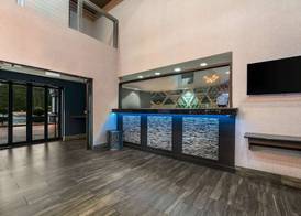 Best Western Bradbury Inn & Suites 3