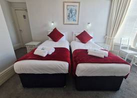 Clifton Villa - Southport 5