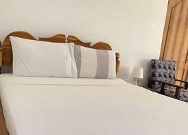zanzllywood hotel and apartments 5
