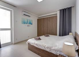 Modern 1BR Apartment in a Central Location 3