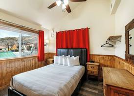 Yellowstone Riverside Cottages 5