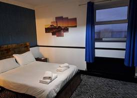 Boathouse Hotel 3