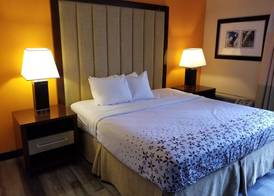 Fairmount Inn & Suites - Stroudsburg, Poconos 4