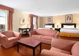 Ramada by Wyndham Elizabethtown 3
