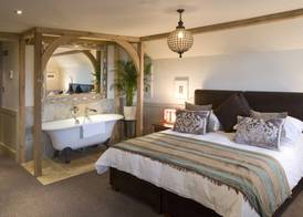 The Farmhouse Hotel and Restaurant 4