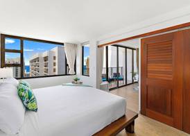 Premium Remodeled Condo with Ocean View and Parking 5