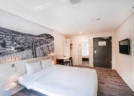 B&B HOTEL Zürich Airport 5