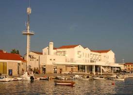HOTEL LOZA NOVALJA 4