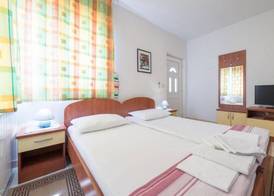 Villa Borna Apartments with Free Parking 3