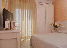 HOTEL AMBRA - Fronte Mare - Vicinissimi al Centro 5