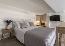 Frescoes Luxury Suites By KB Hospitality 4