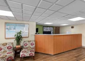 Super 8 by Wyndham Myrtle Beach/Market Common Area 3