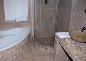 Attaché Guest Lodge & Health Spa 5