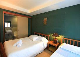 Hannah Hotel 3