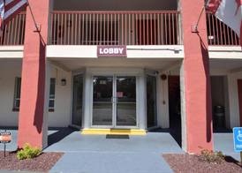 Knights Inn Oswego 4