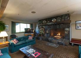 Commodores Inn 5