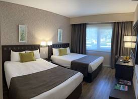 Days Inn by Wyndham Zarate 4