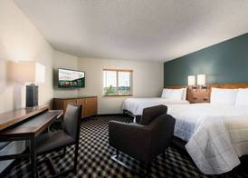 MCM Elegante Suites 3