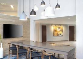 Fairfield Inn & Suites by Marriott Cape Cod Hyannis 4