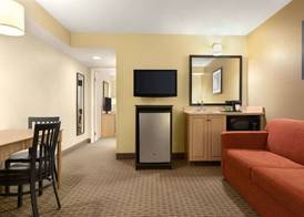 Travelodge Suites by Wyndham Moncton 4