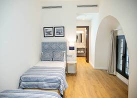 nQn Aparts & Suites Sevilla 4