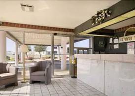 Days Inn by Wyndham Greeneville 2