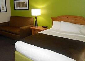 AmericInn by Wyndham Manitowoc 4