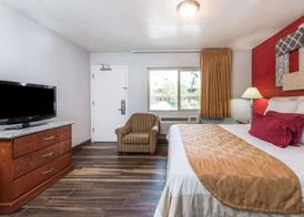Green World Inn 2