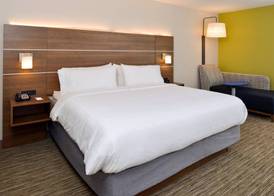 Holiday Inn Express & Suites OTTUMWA by IHG 3