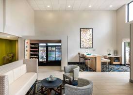 Holiday Inn Express & Suites CHARLOTTE ARPT-BELMONT by IHG 2