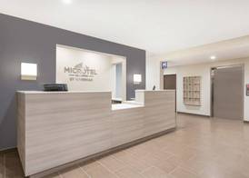 Microtel Inn & Suites by Wyndham Springville 3