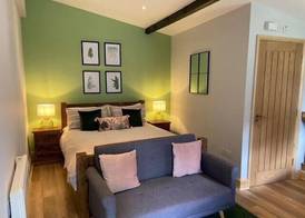 Harewood End Inn 3