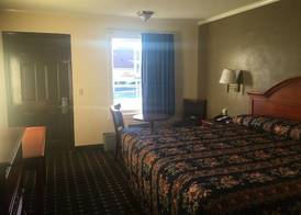 Travelodge by Wyndham Orangeburg 5