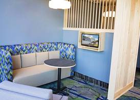 Holiday Inn Express & Suites GREENWOOD MALL by IHG 4