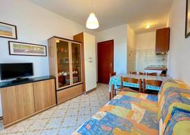 Seafront apartment with pool 3