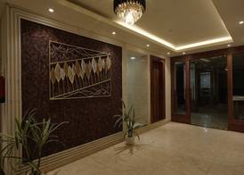 The Golden Crown Hotel Banquet & Cafe 4