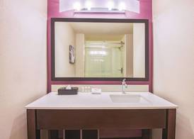 La Quinta by Wyndham York 4