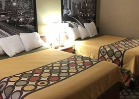Super 8 by Wyndham Ashburn 4
