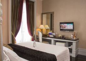 GH Universal Hotel Bandung 4