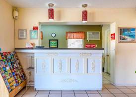 Econo Lodge Crystal River 5
