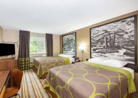 Super 8 by Wyndham Chattanooga Lookout Mountain TN 4