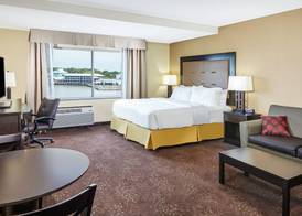 Holiday Inn Express & Suites SANDUSKY by IHG 3