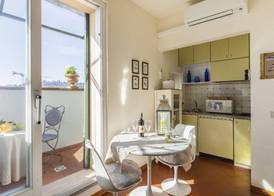Apartment in Florence With Rooftop Views 5