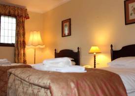 The Devil's Punchbowl Hotel 4