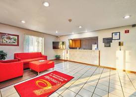 Econo Lodge Maquoketa 2